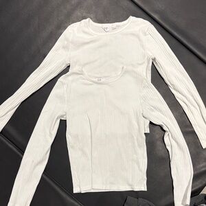 2 GAP Kids White Ribbed Long Sleeve Tee